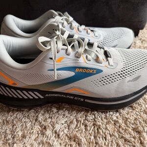 Brooks Adrenaline GTS Gray and Blue Sneakers